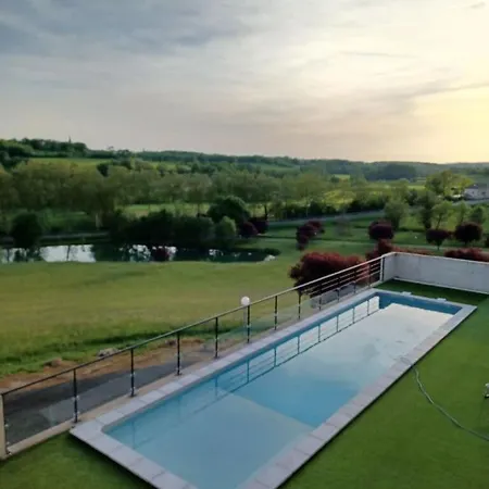 : Chez Jean Marie * Villeneuve-sur-Vere